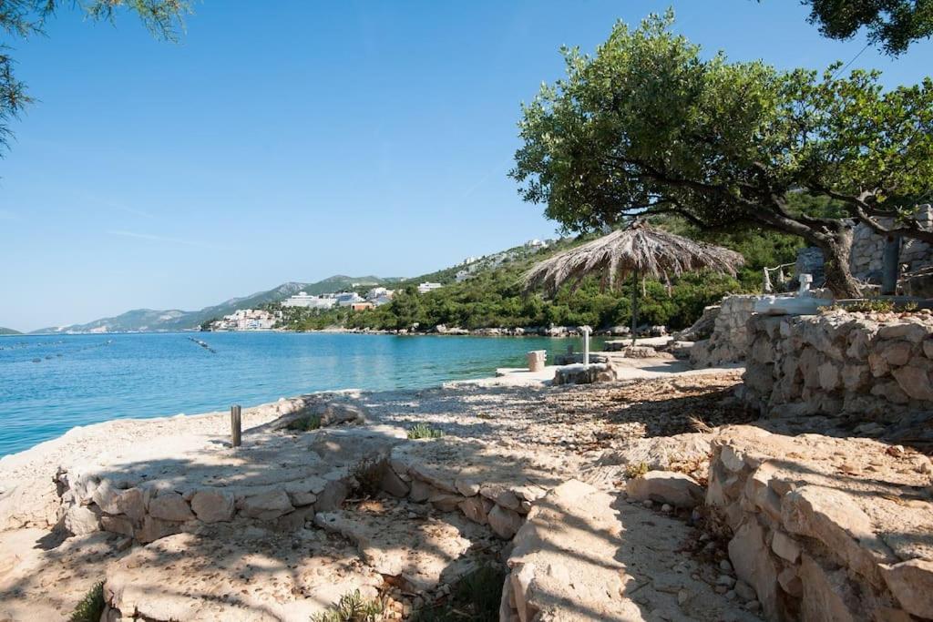 Beautiful Fully Renovated Apartment By The Sea, Large Balcony With Enchanting Views Неум Екстер'єр фото